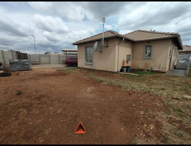 4 BEDROOM HOUSE FOR SALE IN SKY CITY